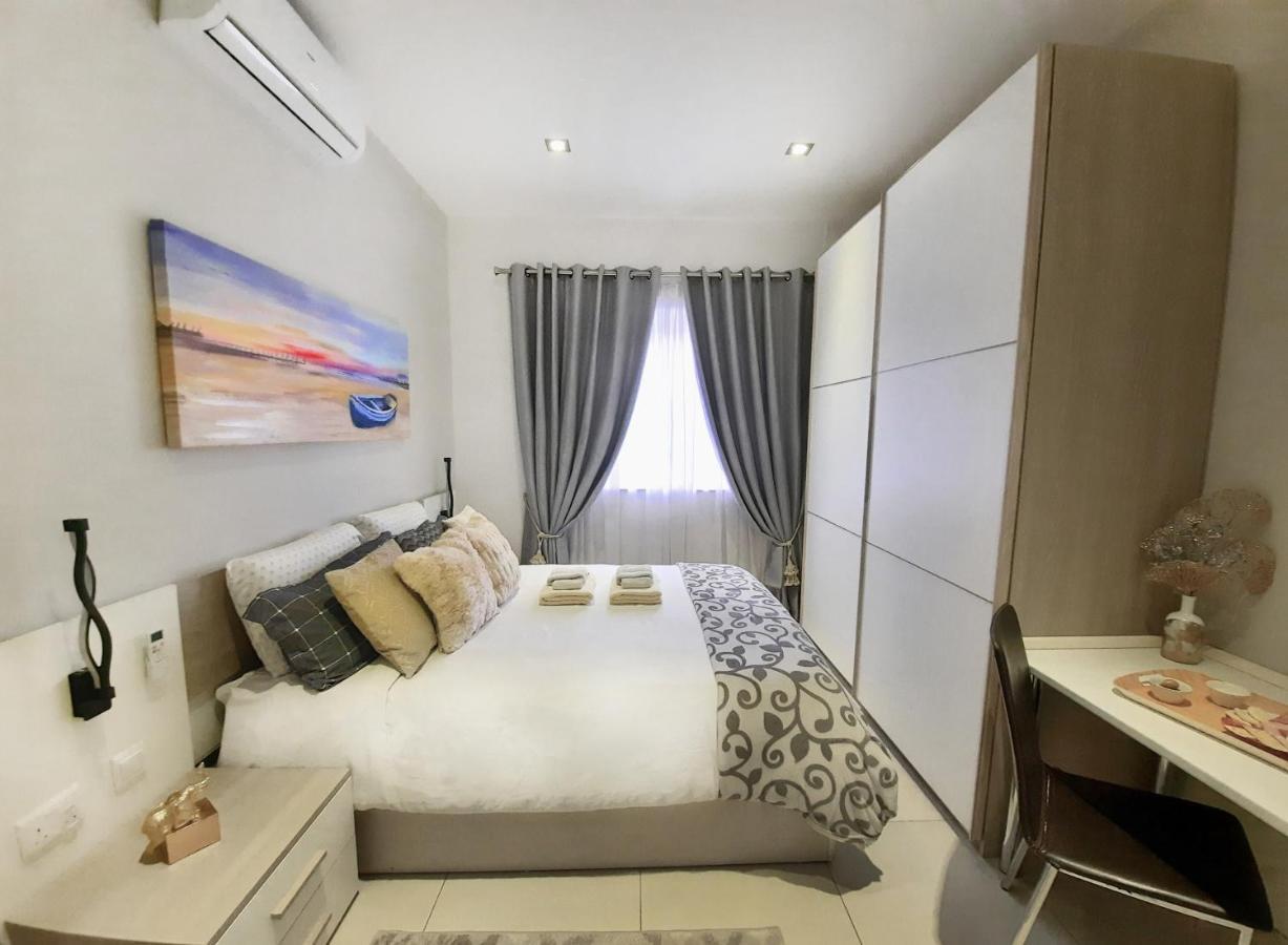 Cozy Rooms - Great Bus Connections - Free Parking Mosta Exteriér fotografie