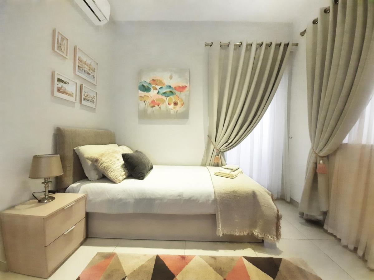 Cozy Rooms - Great Bus Connections - Free Parking Mosta Exteriér fotografie