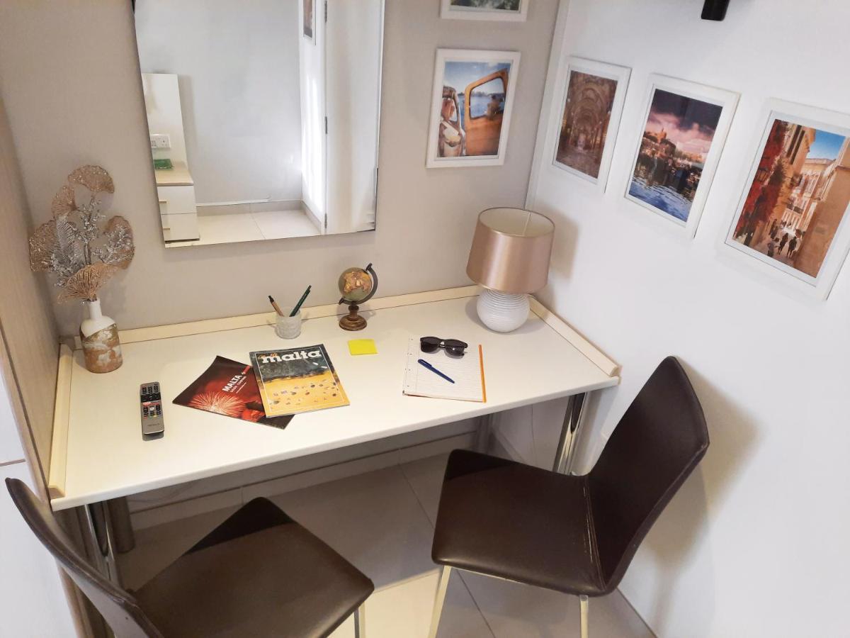 Cozy Rooms - Great Bus Connections - Free Parking Mosta Exteriér fotografie